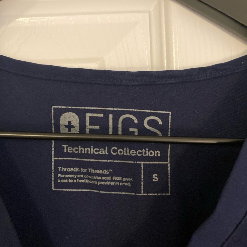 Figs navy scrub top - Picture 2 of 3